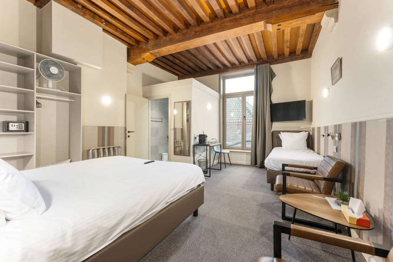 Spacious Triple Room in Historic Bruges